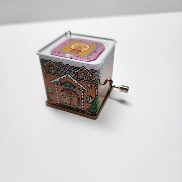 Hallmark Keepsake Christmas Ornament Pop Goes the Gingerbread Man Jackinthe Box - Picture 4 of 7